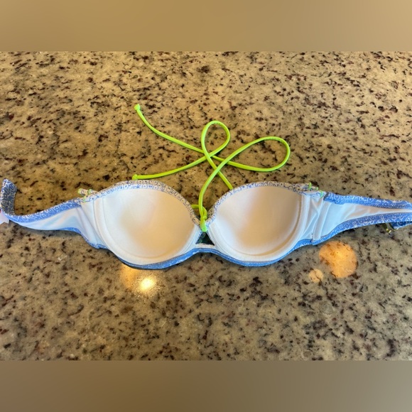 Women’s VS Blue and Green Ruffle Bikini Top available in sizes 32B and 32C - Picture 5 of 6